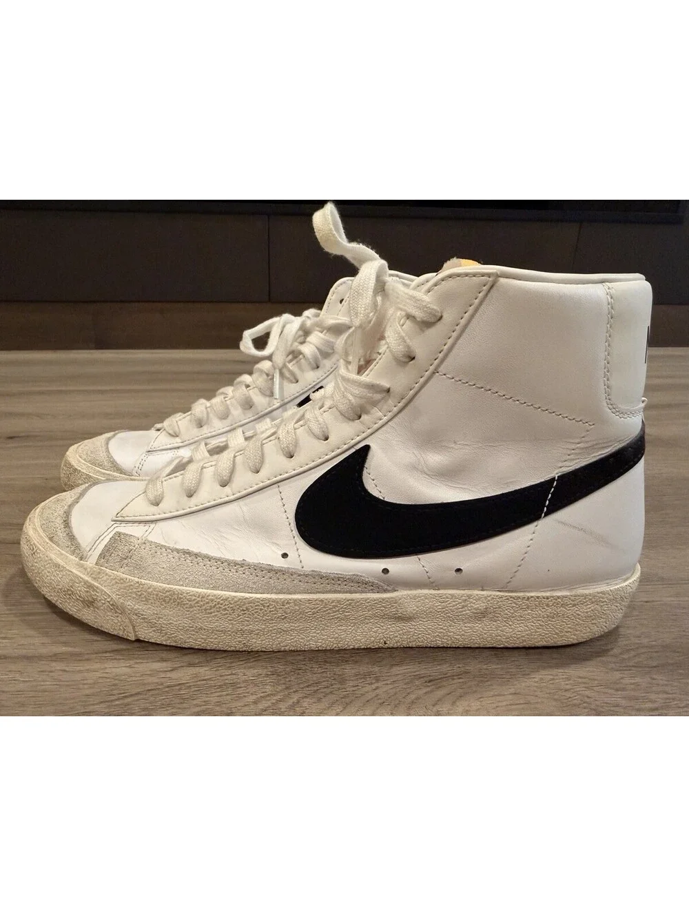 Nike Blazer '77 Vintage Mid High Top White/Black Leather LaceUp BQ6806-100 Sz 10